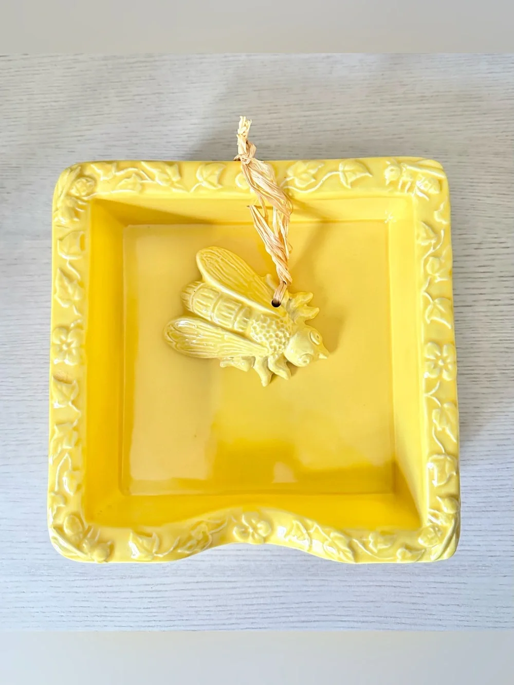 RARE Vintage Sur La Table Yellow Ceramic Bee Napkin Holder 8.5”